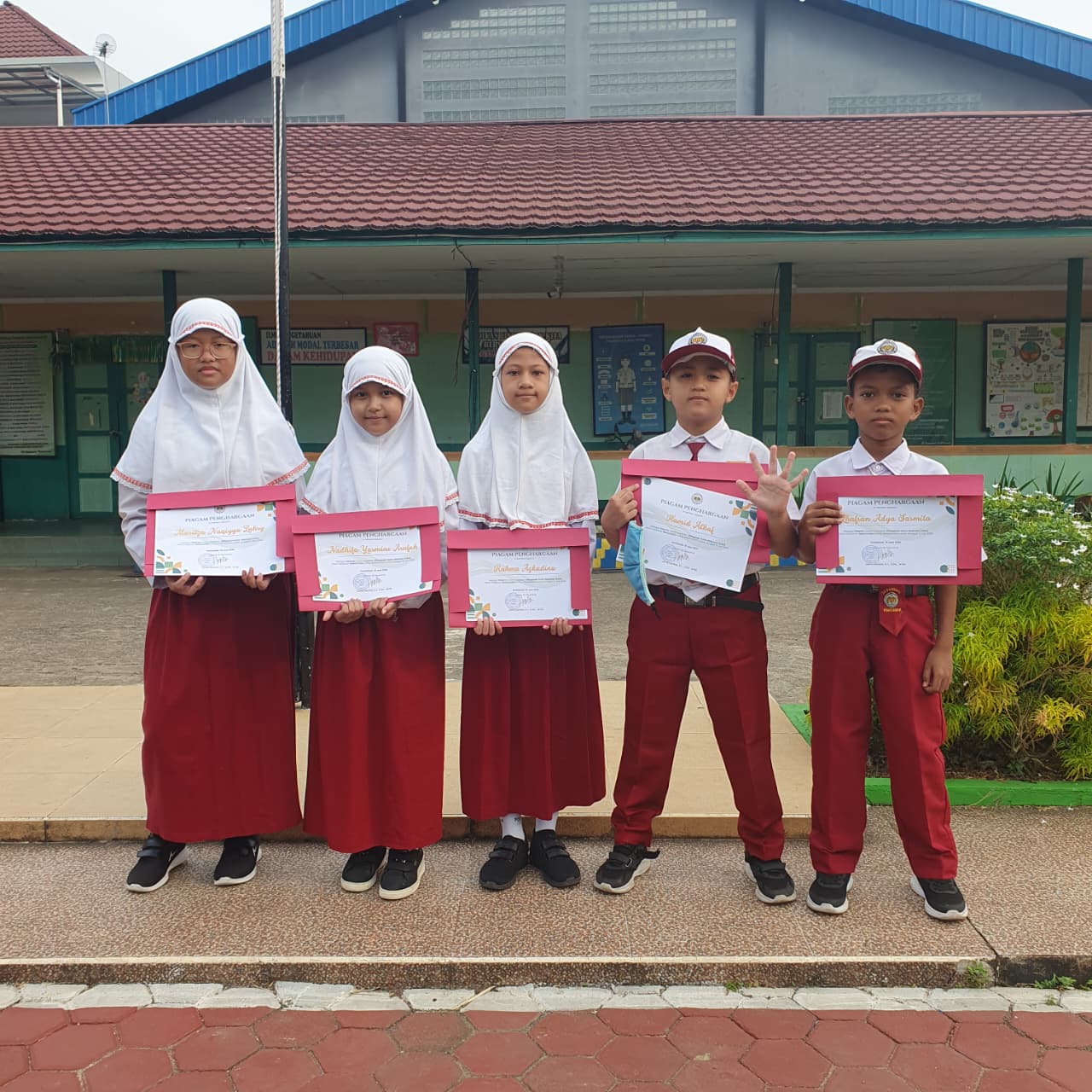 Penyerahan Piagam Tim MTK